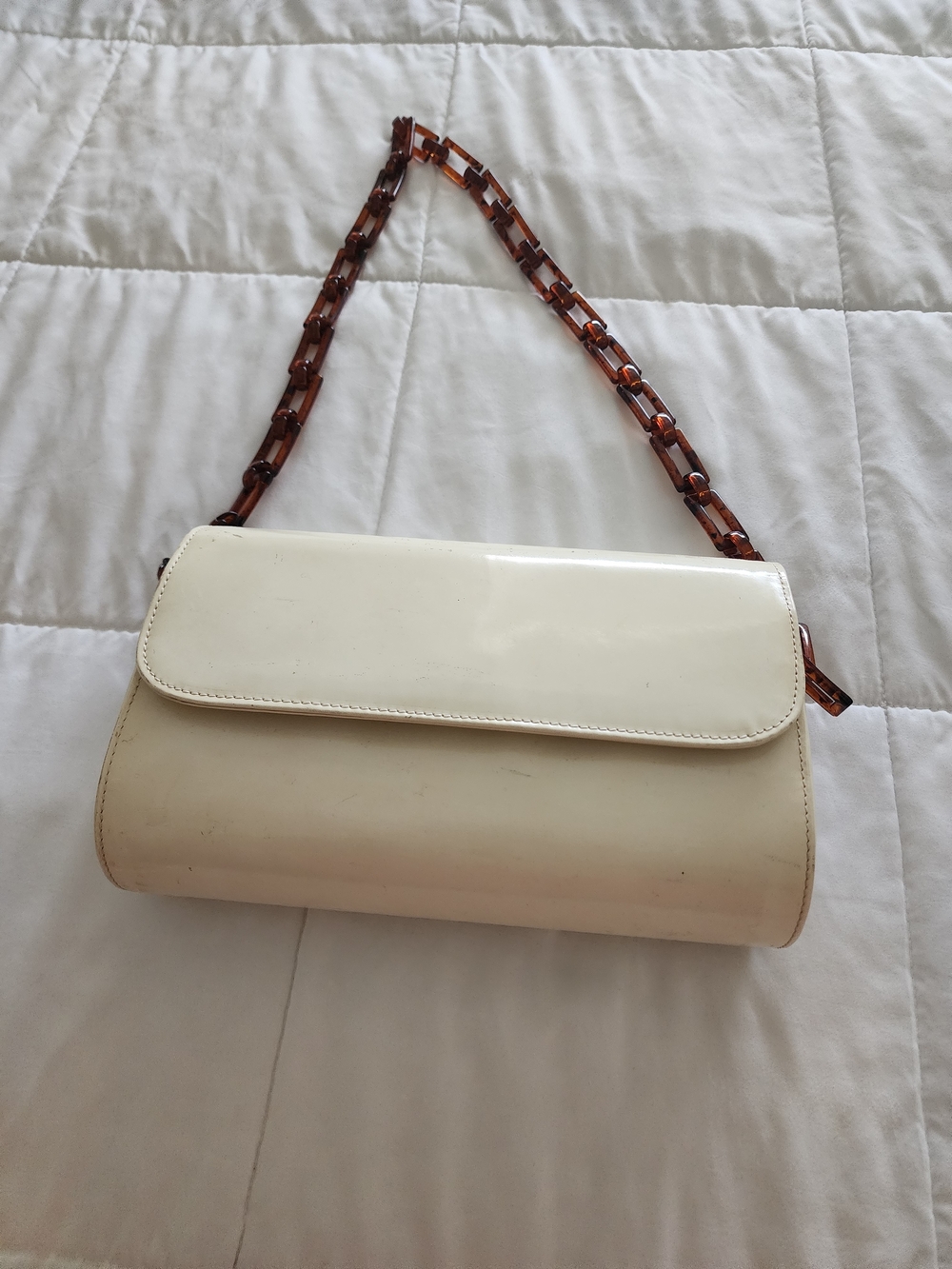 Women’s Cream Shoulder Bag with Tortoiseshell Chain